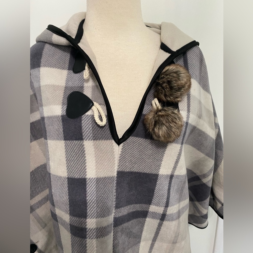 Gray/Black Plaid Plush Pullover Poncho /Cape with Hood - Size S/M - Picture 3 of 6